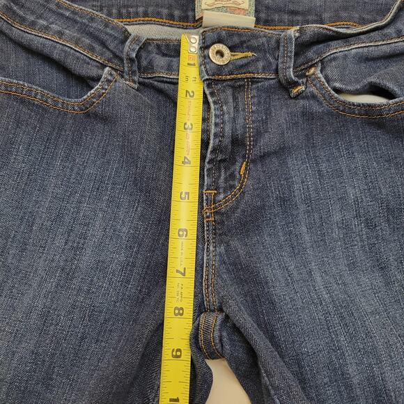 Levi Womens 515 Bermuda Blue Denim Jean Shorts Size 6 Cuffed Hem - Picture 5 of 11